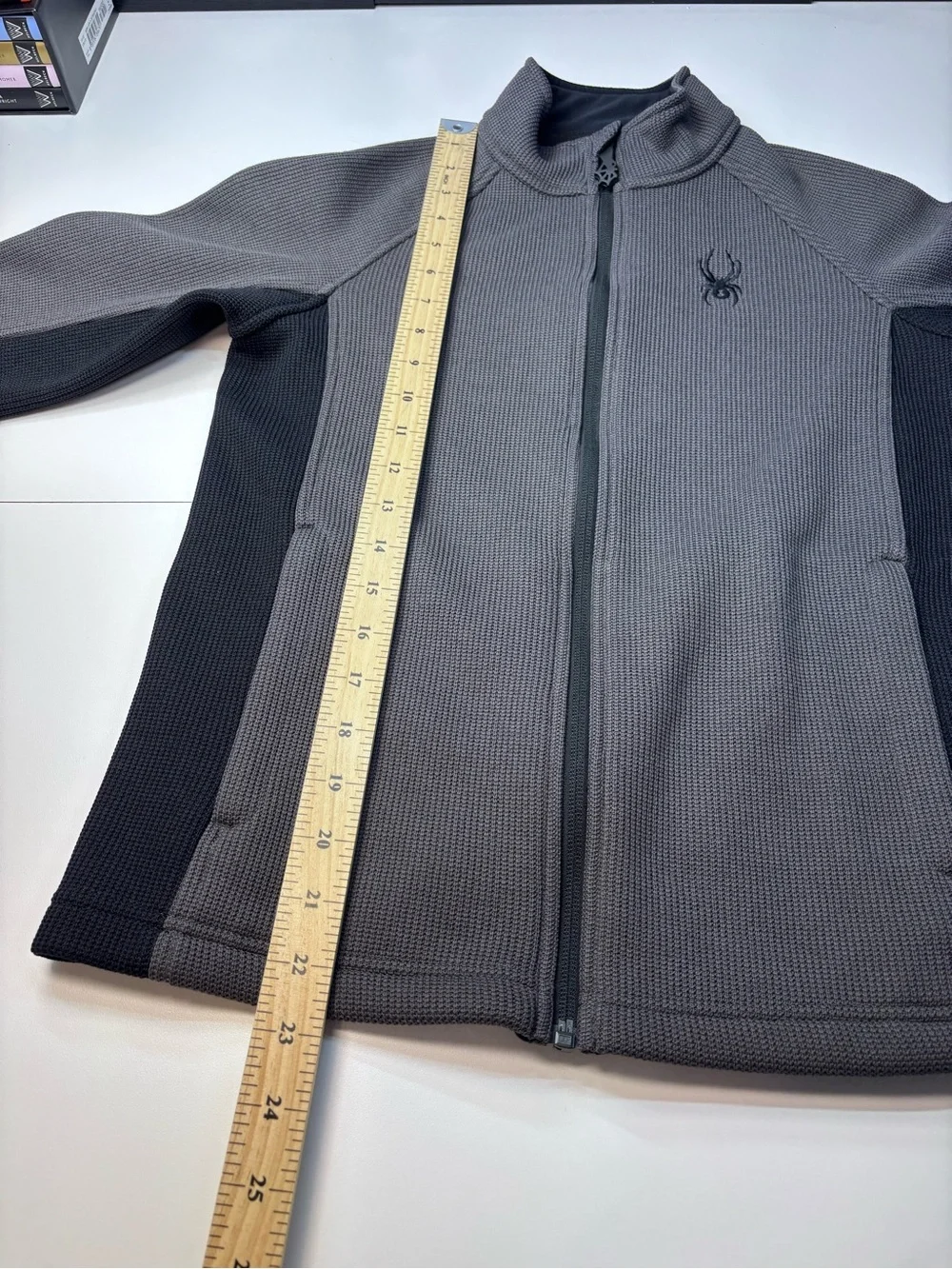 Spyder Gray and Black Full-Zip Knit Jacket Fleece Lined Boys Size M EUC